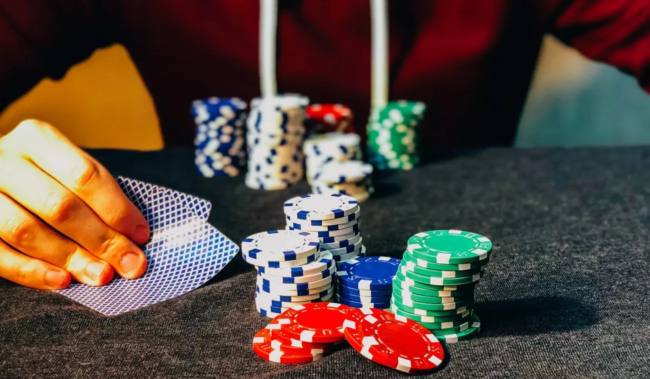 Strategic Insights: Key Elements of Winning Poker Games